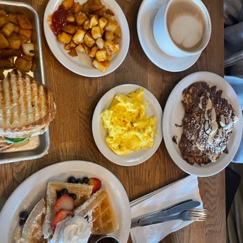 Fratelli Cafe - Chocolate Croissant French Toast, Waffle, Chicken Club - Coffee & Tea Near Me - Los Angeles, California Fratelli Cafe - Chocolate Croissant French Toast, Waffle, Chicken Club - Coffee & Tea Near Me - Los Angeles, California