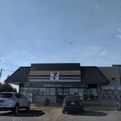 7-Eleven - Storefront