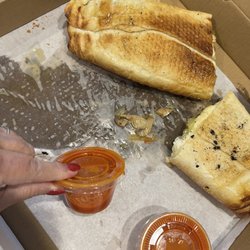 Souderton Pizza and Pasta - Greasy Stromboli with no marinara sauce rather a strange vodka looking sauce this is not Italian.