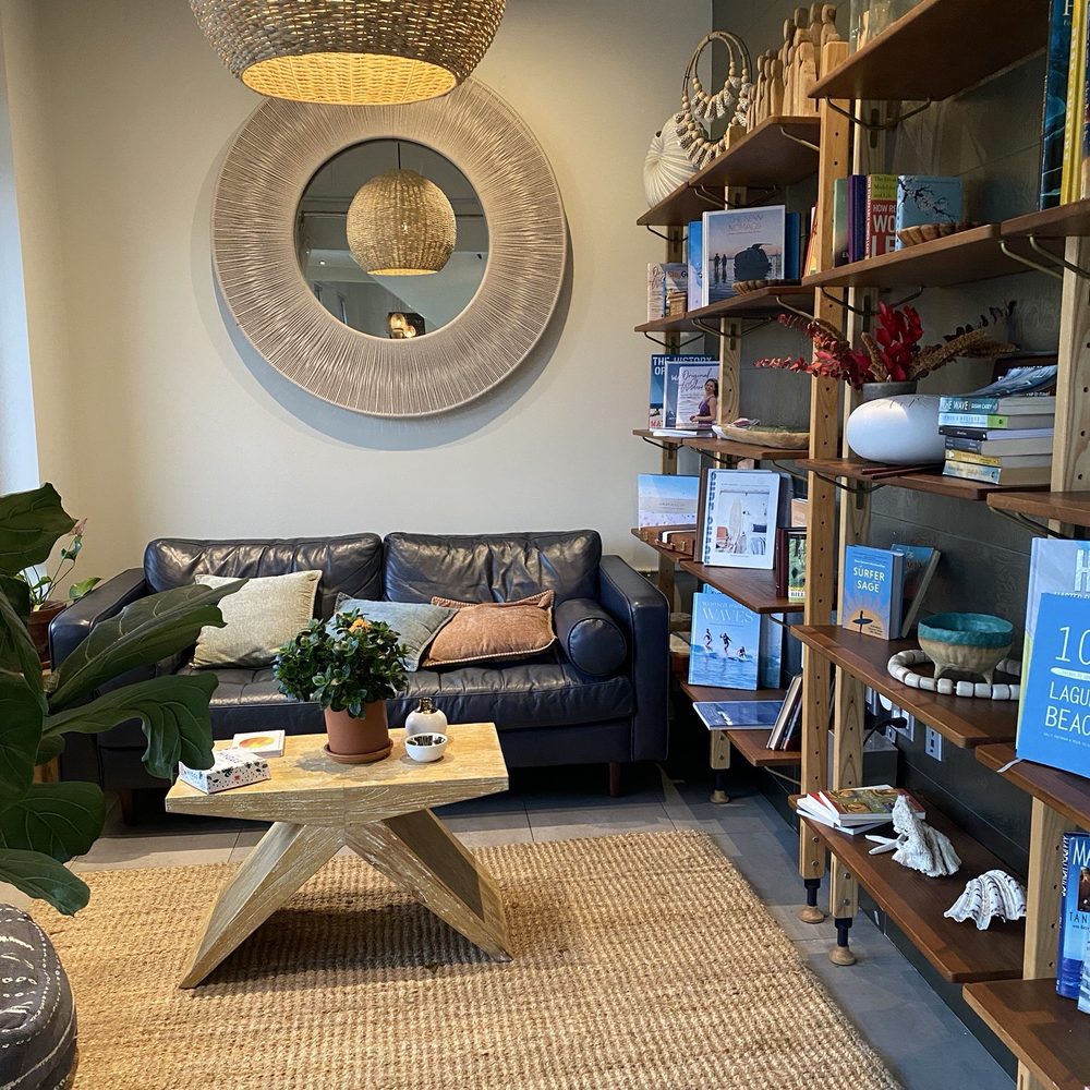 SCP Seven4One - Library nook hangout spot - Hotels Near Me - Laguna Beach, California