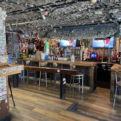 Jimmy's Wrightsville Beach - Bar area left side