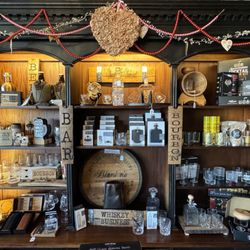 Waters Edge Winery Broken Arrow - Gift shop