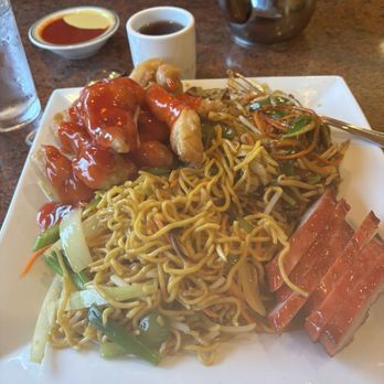 Dragon Palace - Combination #10. BBQ pork, Mongolian beef, sweet and sour chicken and vegetable lo mein. - Chinese Near Me - Gresham, Oregon