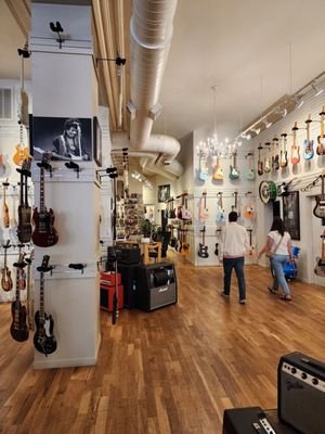 Chicago Music Exchange by null