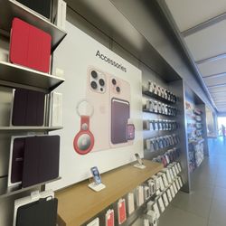 Apple The Promenade Shops at Briargate