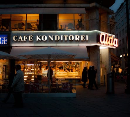 AIDA - Café-Konditorei by null