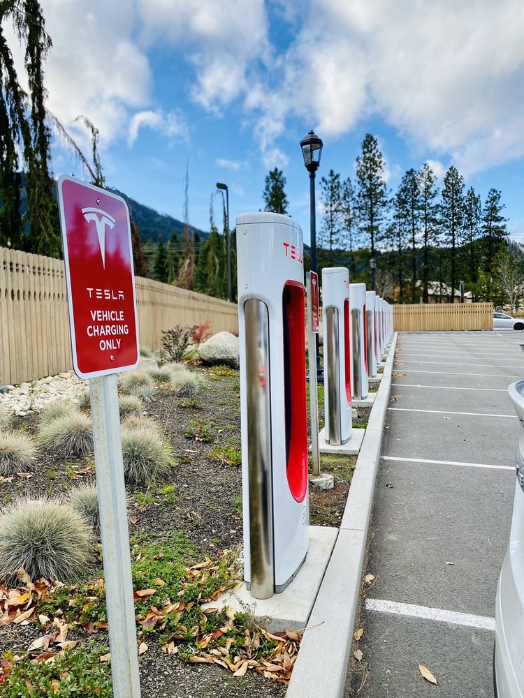 TESLA SUPERCHARGER LEAVENWORTH, WA Updated August 2024 1329 US2