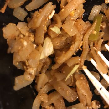 MaDee Thai Kitchen - Dry, bland pad Thai despite the photos from fellow yelpers :( - Thai Near Me - Costa Mesa, California MaDee Thai Kitchen - Dry, bland pad Thai despite the photos from fellow yelpers :( - Thai Near Me - Costa Mesa, California