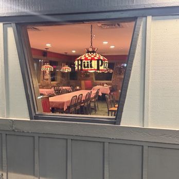 Pizza Hut - Outside, with great view of dining room. - Pizza Near Me - Union, South Carolina Pizza Hut - Outside, with great view of dining room. - Pizza Near Me - Union, South Carolina