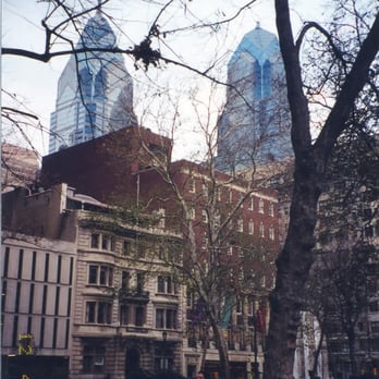Rittenhouse Square Park - A mildly seasoned day in early December, facing Walnut St. - Parks Near Me - Philadelphia, Pennsylvania Rittenhouse Square Park - A mildly seasoned day in early December, facing Walnut St. - Parks Near Me - Philadelphia, Pennsylvania