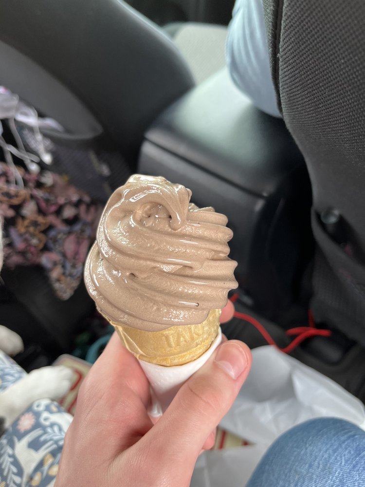 DAIRY KREAM Updated September 2024 21 Photos & 31 Reviews 796 E