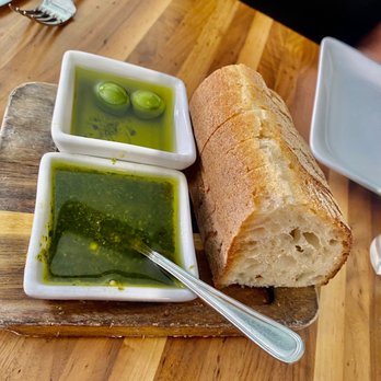 Quattro - Fresh Bread with Olive Oils - Pizza Near Me - Boston, Massachusetts Quattro - Fresh Bread with Olive Oils - Pizza Near Me - Boston, Massachusetts