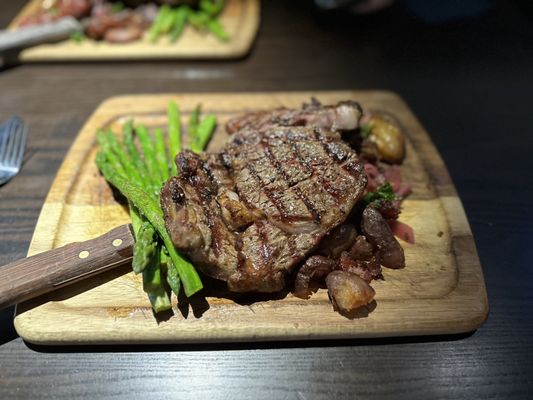 The Tavern at Lakeside by null