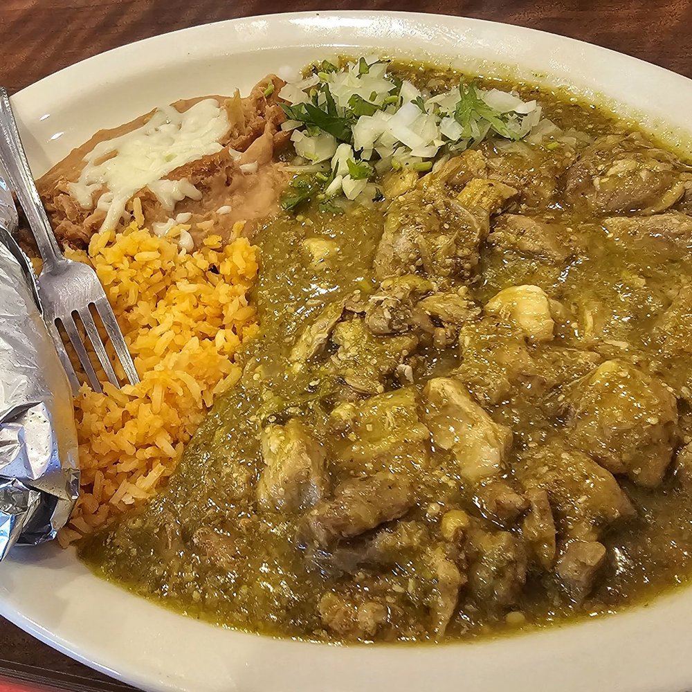 Aguila Con El Taco - Chili con Carne - Mexican Near Me - Burley, Idaho Aguila Con El Taco - Chili con Carne - Mexican Near Me - Burley, Idaho