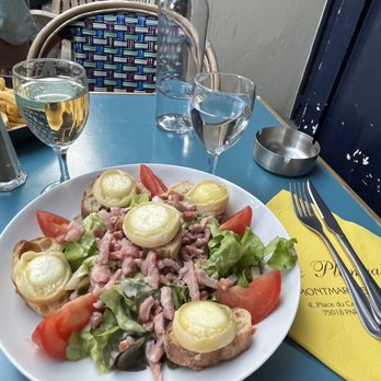 Chez Plumeau - Goat cheese and ham salad, Chardonnay - French Near Me - Paris, 75
