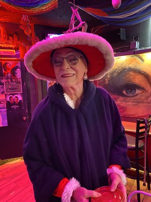 Crescent Lounge by null