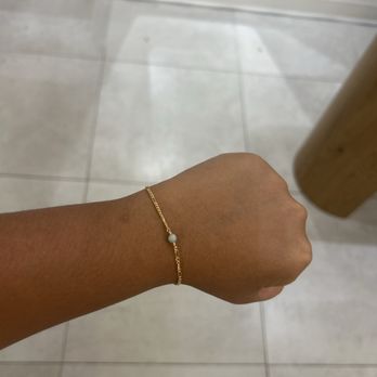 Laine Honolulu - Wispy chain bracelet with a mini jade charm! - Women's Clothing Near Me - Aiea, Hawaii Laine Honolulu - Wispy chain bracelet with a mini jade charm! - Women's Clothing Near Me - Aiea, Hawaii
