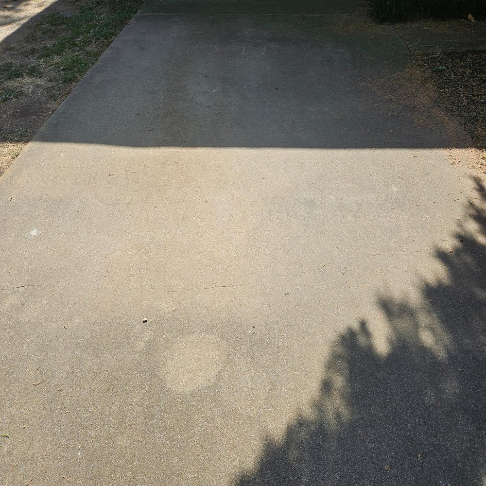 Burleson Honda - This is my driveway. DO YOU see an oil leak? - Car Dealers Near Me - Burleson, Texas Burleson Honda - This is my driveway. DO YOU see an oil leak? - Car Dealers Near Me - Burleson, Texas