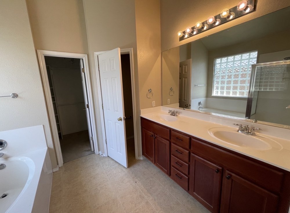 Slide of Vida Contractors Texas