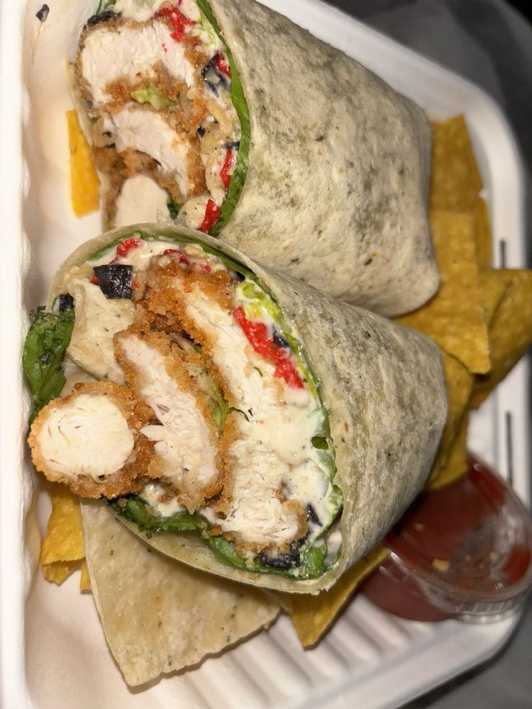 FINS - TropiCali Cuisine