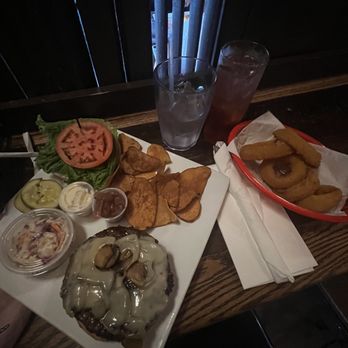 Mr. Henry's - American Near Me - Washington, DC, District of Columbia