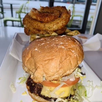 Burger Lounge - The Lounge Burger was way better then I expected. - Burgers Near Me - Beverly Hills, California