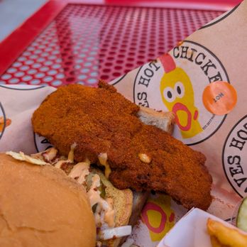 Dave's Hot Chicken - Honestly, I recommend the slider, not the tenders on their own. You need that slaw. - Chicken Shop Near Me - Greensboro, North Carolina