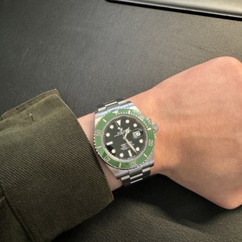 GEARYS Beverly Hills - Green Submariner Date, 41mm - Jewelry Near Me - Beverly Hills, California GEARYS Beverly Hills - Green Submariner Date, 41mm - Jewelry Near Me - Beverly Hills, California