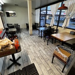 Taqueria Arbol Del Tule - Inside dining