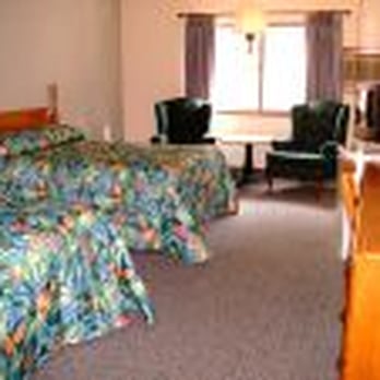 Landmark Motel - Room - Hotels Near Me - Clintonville, Wisconsin Landmark Motel - Room - Hotels Near Me - Clintonville, Wisconsin