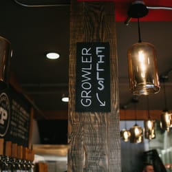 Growler fill station