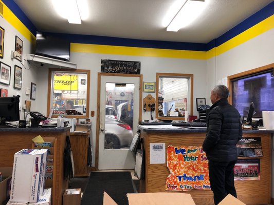 Dodge Street Tire Auto 605 N Dodge St Iowa City Ia Tire Dealers Mapquest