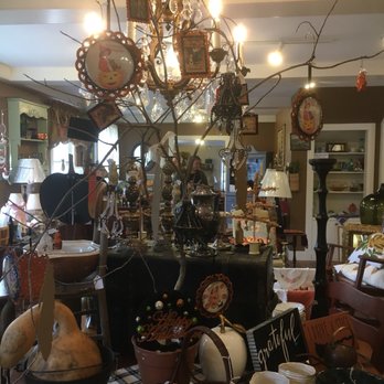 The Shops at Marlborough Barn - So cute - Antiques Near Me - Marlborough, Connecticut