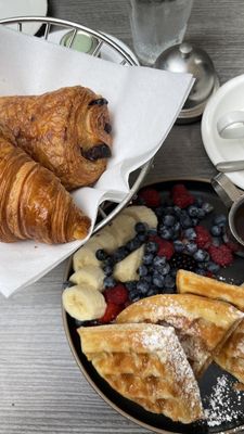 Renoir Restaurant by null