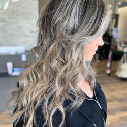 Entourage Salon