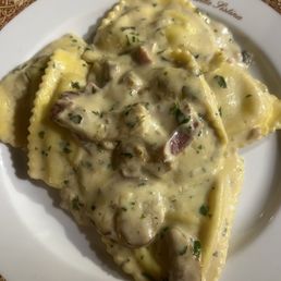 Ham & mushroom ravioli in white sauce