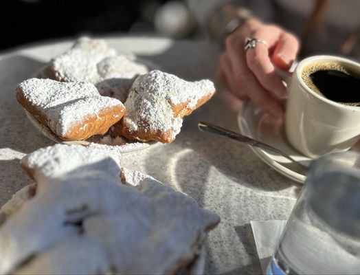 Cafe Du Monde by null