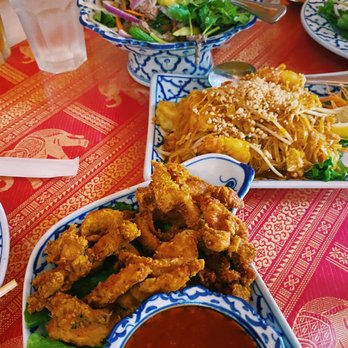 Thailand Cuisine - Fried chicken & pad thai - Thai Near Me - Kahului, Hawaii Thailand Cuisine - Fried chicken & pad thai - Thai Near Me - Kahului, Hawaii