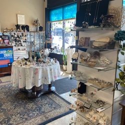 Creations Crystals - Family business with a love of stones, minerals, jewelry, biofeedback , reiki, tarot and more
