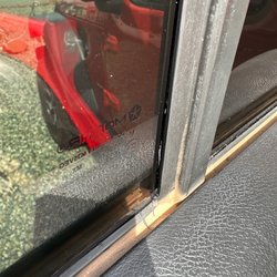 RC Autoglass - Cut window seal