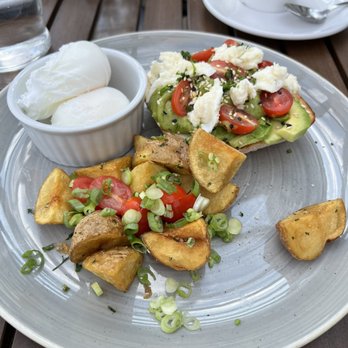 Prestige Harbourfront Resort - Salmon Benedict with perfectly poached eggs! - Hotels Near Me - Salmon Arm, British Columbia Prestige Harbourfront Resort - Salmon Benedict with perfectly poached eggs! - Hotels Near Me - Salmon Arm, British Columbia