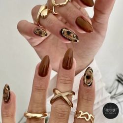 Nail Lounge