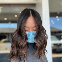 Pomp Salon