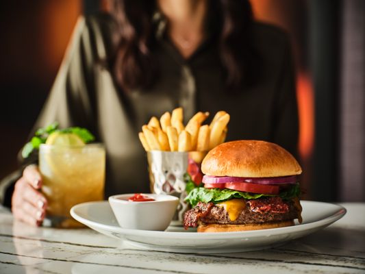 Fleming’s Prime Steakhouse & Wine Bar by null