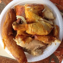 Tropicale Restaurant - Chicken with ripe plantain!