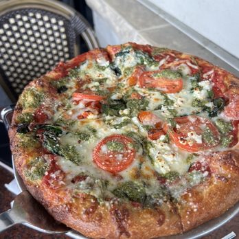 Mellow Mushroom Short Pump - Kosmic Karma - Pizza Near Me - Henrico, Virginia