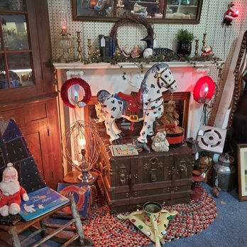 Antique Crossroads - Antiques Near Me - Hagerstown, Maryland