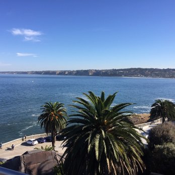 Duke's La Jolla - New American Near Me - La Jolla, California