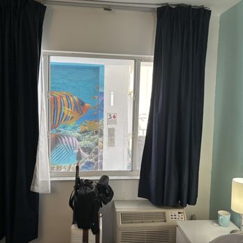 Snooze - This is literally the view... Of the elevator, which can accommodate 1.5 people - Hotels Near Me - Fort Lauderdale, Florida Snooze - This is literally the view... Of the elevator, which can accommodate 1.5 people - Hotels Near Me - Fort Lauderdale, Florida