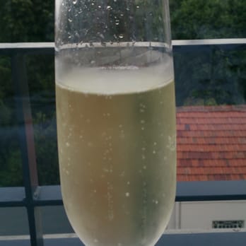 Nicole - Prosecco, şerefe! - Modern European Near Me - Istanbul, 34